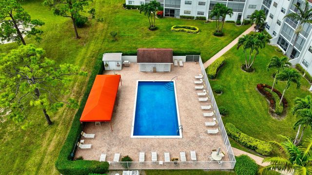 6850 10th Avenue N 408, Lake Worth, FL 33467