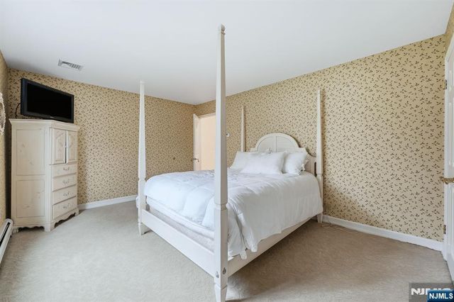 425 Saddle Back Trail, Franklin Lakes, NJ 07417