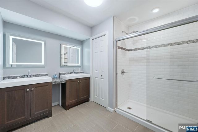 425 Saddle Back Trail, Franklin Lakes, NJ 07417