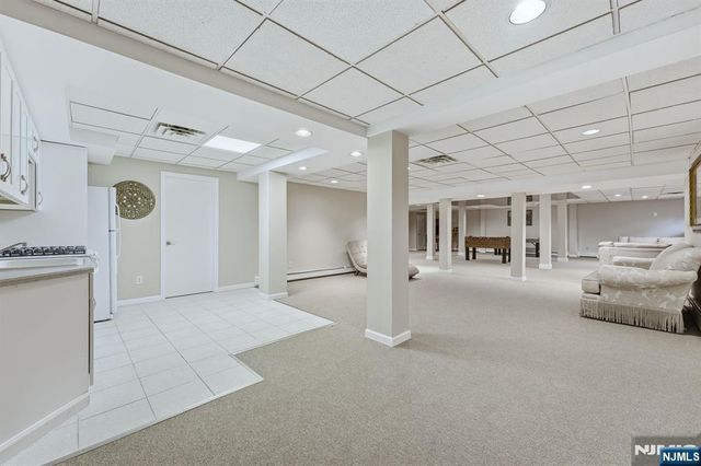 425 Saddle Back Trail, Franklin Lakes, NJ 07417