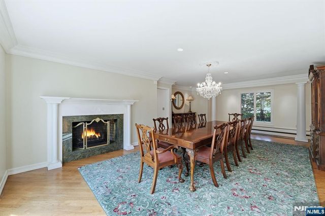 425 Saddle Back Trail, Franklin Lakes, NJ 07417