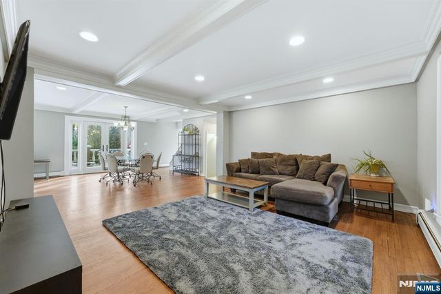 425 Saddle Back Trail, Franklin Lakes, NJ 07417