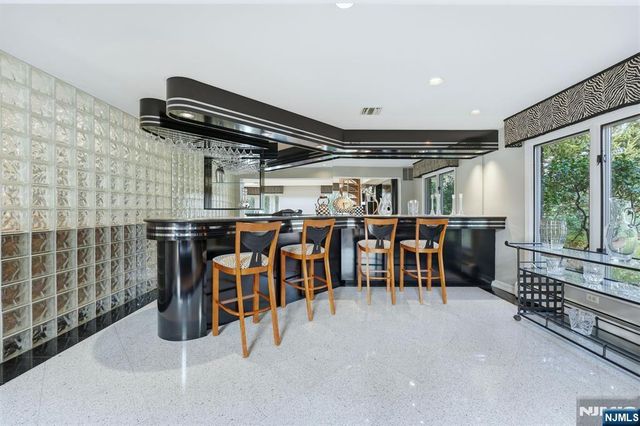 425 Saddle Back Trail, Franklin Lakes, NJ 07417