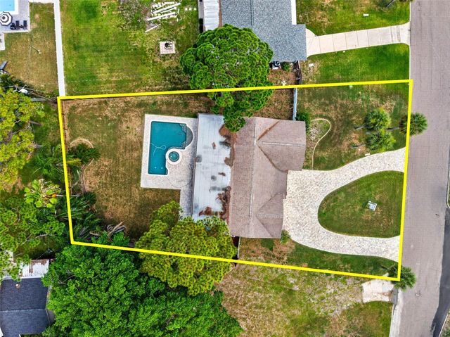 4627 VENETIAN BOULEVARD NE, St Petersburg, FL 33704