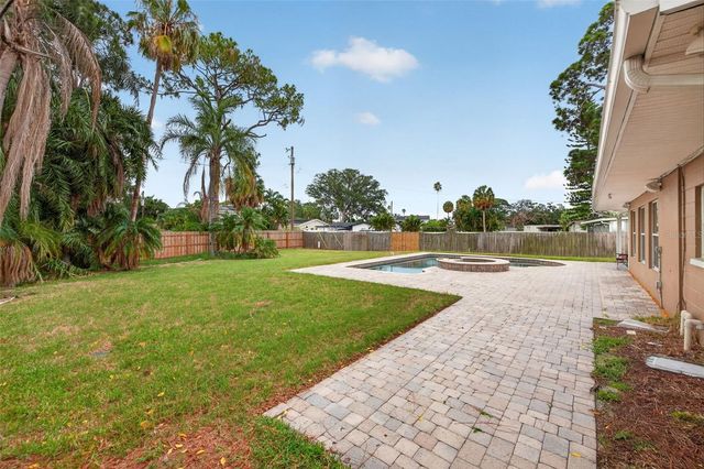 4627 VENETIAN BOULEVARD NE, St Petersburg, FL 33704