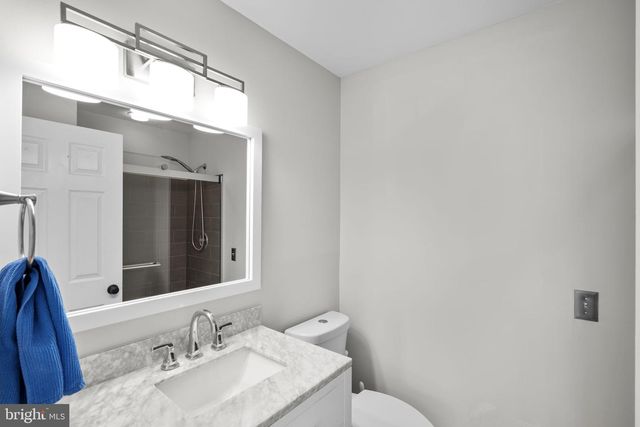 6557 CYPRESS POINT RD, Alexandria, VA 22312