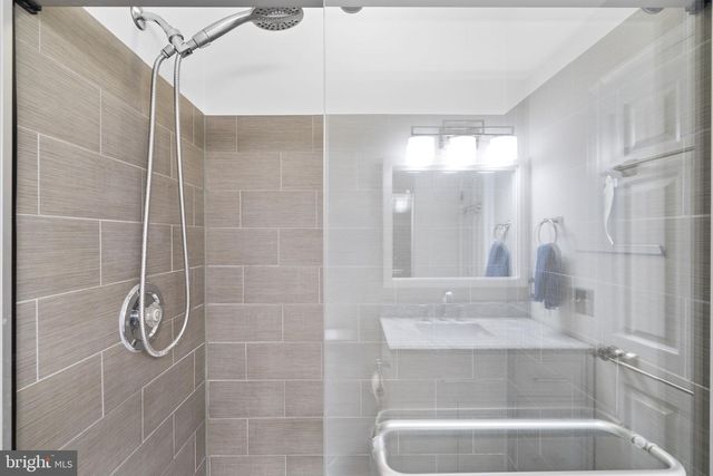 6557 CYPRESS POINT RD, Alexandria, VA 22312