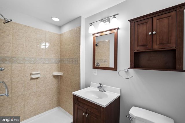6557 CYPRESS POINT RD, Alexandria, VA 22312