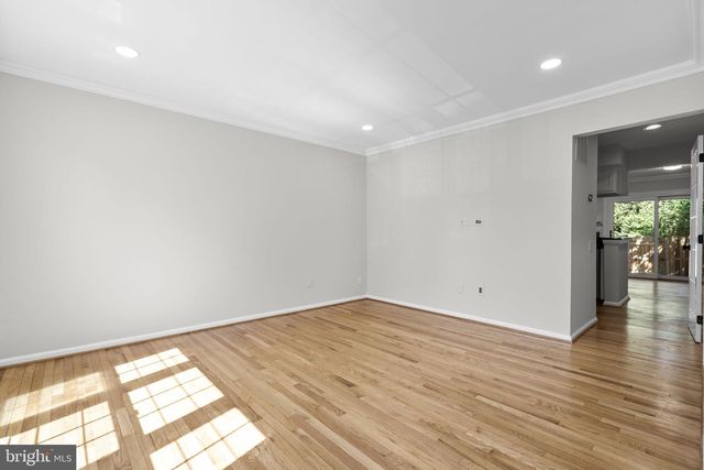6557 CYPRESS POINT RD, Alexandria, VA 22312