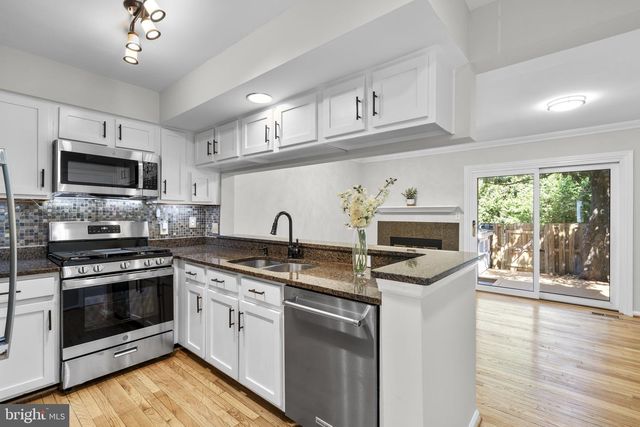 6557 CYPRESS POINT RD, Alexandria, VA 22312