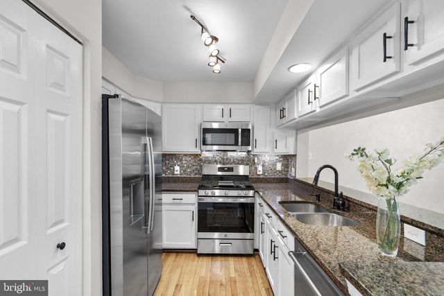 6557 CYPRESS POINT RD, Alexandria, VA 22312