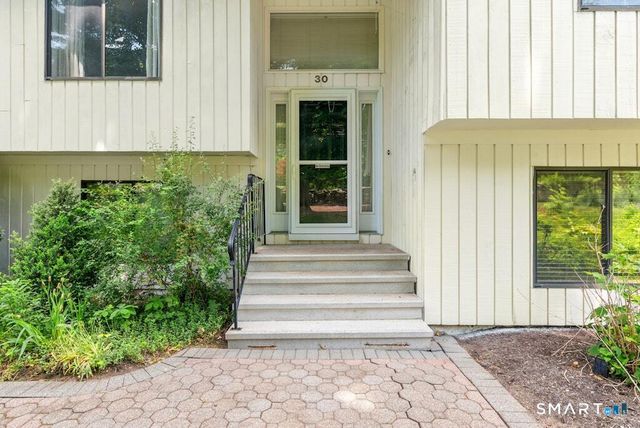 30 Boulevard, Newtown, CT 06470