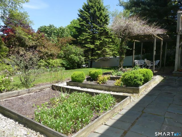 30 Boulevard, Newtown, CT 06470