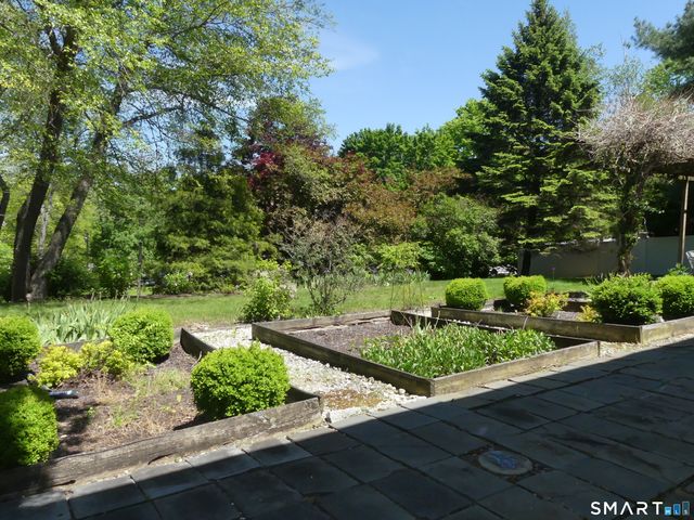 30 Boulevard, Newtown, CT 06470