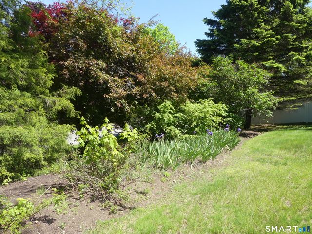 30 Boulevard, Newtown, CT 06470