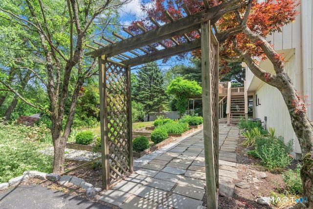 30 Boulevard, Newtown, CT 06470