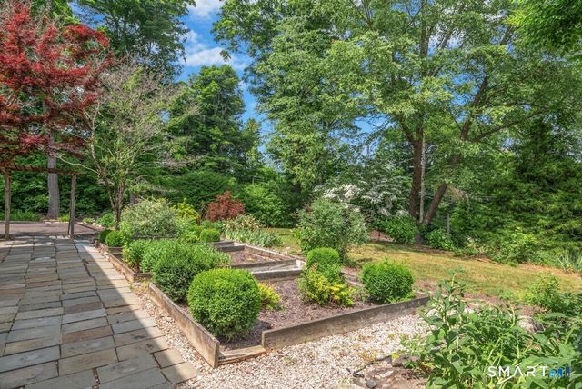 30 Boulevard, Newtown, CT 06470