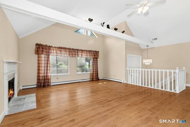 30 Boulevard, Newtown, CT 06470