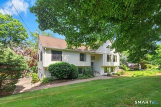 30 Boulevard, Newtown, CT 06470