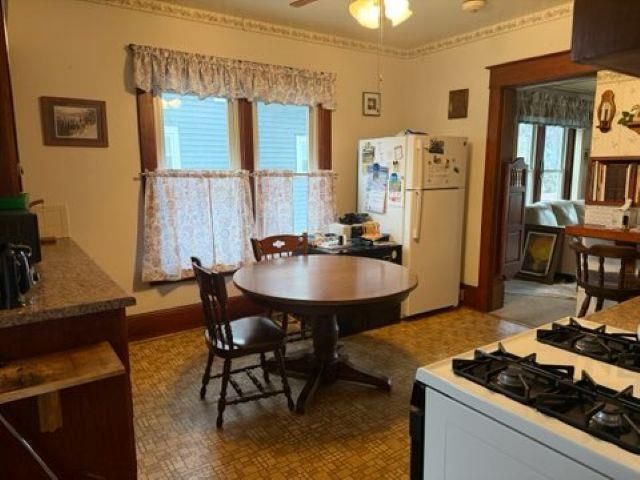 80 TAYCO STREET, Menasha, WI 54952