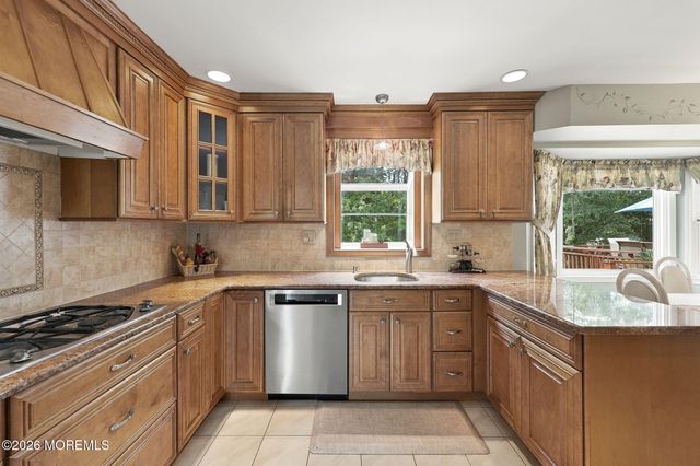 6 Grant Road, Manalapan, NJ 07726