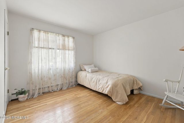 6 Grant Road, Manalapan, NJ 07726