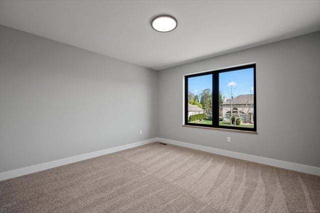5829 Heights Drive, Sterling Heights, MI 48314