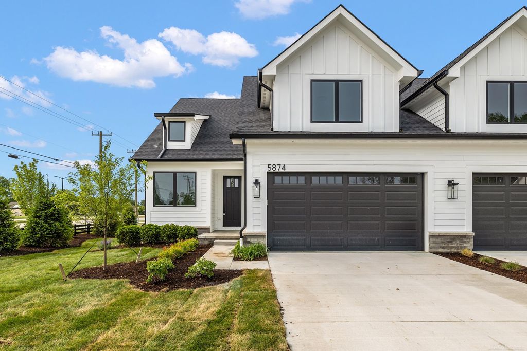 5829 Heights Drive, Sterling Heights, MI 48314