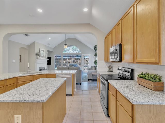 9117 Farmer Drive, Fort Worth, TX 76244