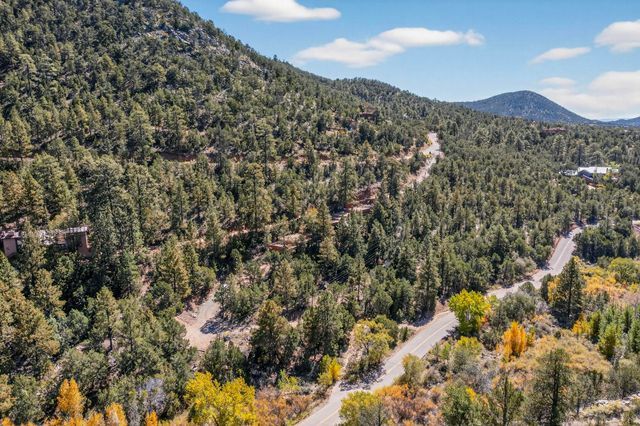 80 La Barbaria, Santa Fe, NM 87505