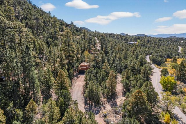 80 La Barbaria, Santa Fe, NM 87505