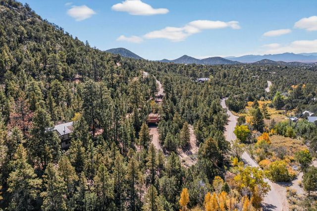 80 La Barbaria, Santa Fe, NM 87505