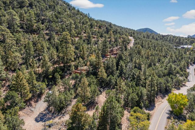 80 La Barbaria, Santa Fe, NM 87505