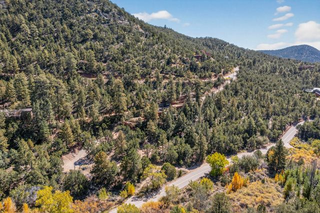 80 La Barbaria, Santa Fe, NM 87505