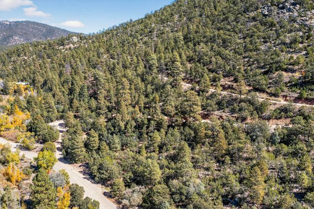 80 La Barbaria, Santa Fe, NM 87505