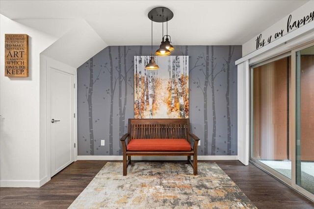 65 S Mountain Avenue, Ashland, OR 97520