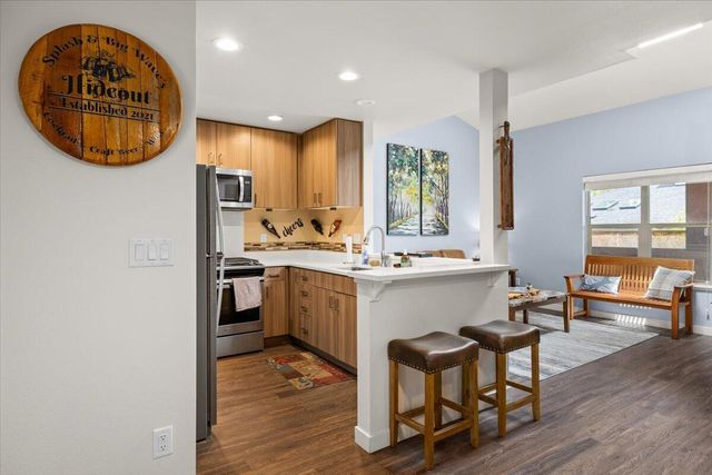 65 S Mountain Avenue, Ashland, OR 97520