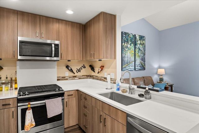 65 S Mountain Avenue, Ashland, OR 97520