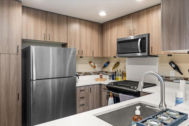65 S Mountain Avenue, Ashland, OR 97520