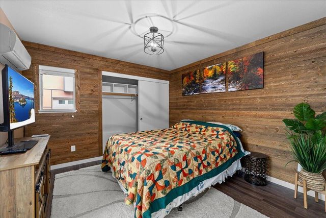 65 S Mountain Avenue, Ashland, OR 97520