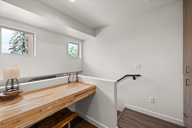 65 S Mountain Avenue, Ashland, OR 97520