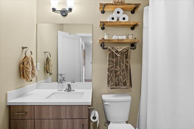 65 S Mountain Avenue, Ashland, OR 97520