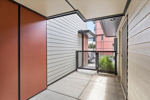 65 S Mountain Avenue, Ashland, OR 97520