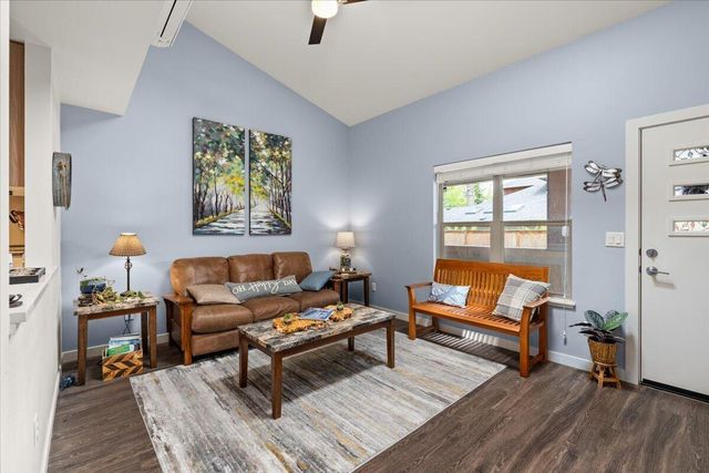65 S Mountain Avenue, Ashland, OR 97520