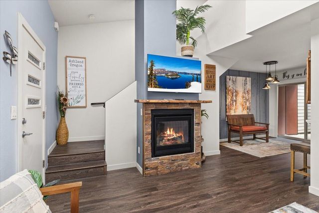 65 S Mountain Avenue, Ashland, OR 97520