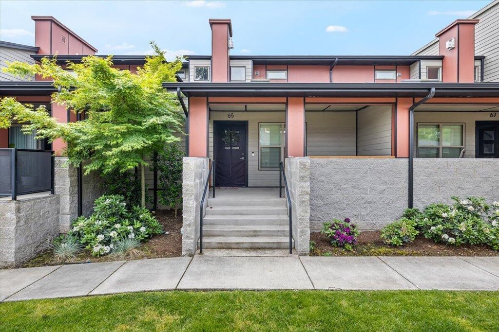 65 S Mountain Avenue, Ashland, OR 97520