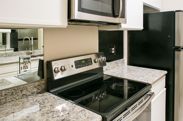 3098 Holly Hall Street 3098, Houston, TX 77054