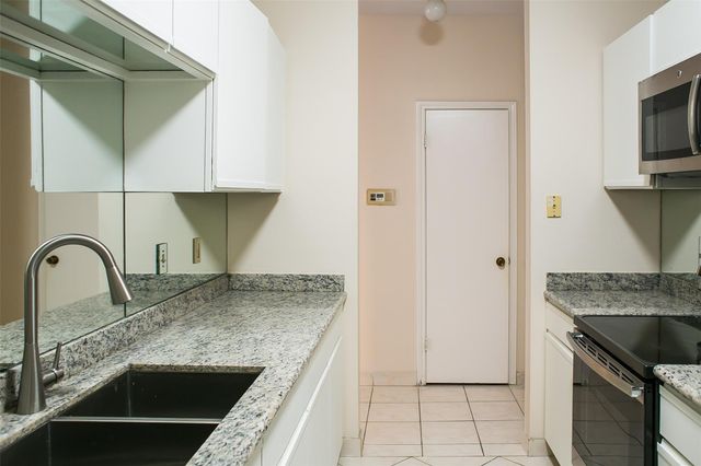 3098 Holly Hall Street 3098, Houston, TX 77054