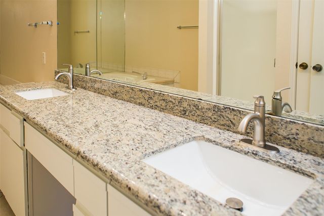 3098 Holly Hall Street 3098, Houston, TX 77054
