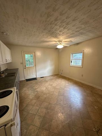 220 E Washington Street, Winchester, KY 40391